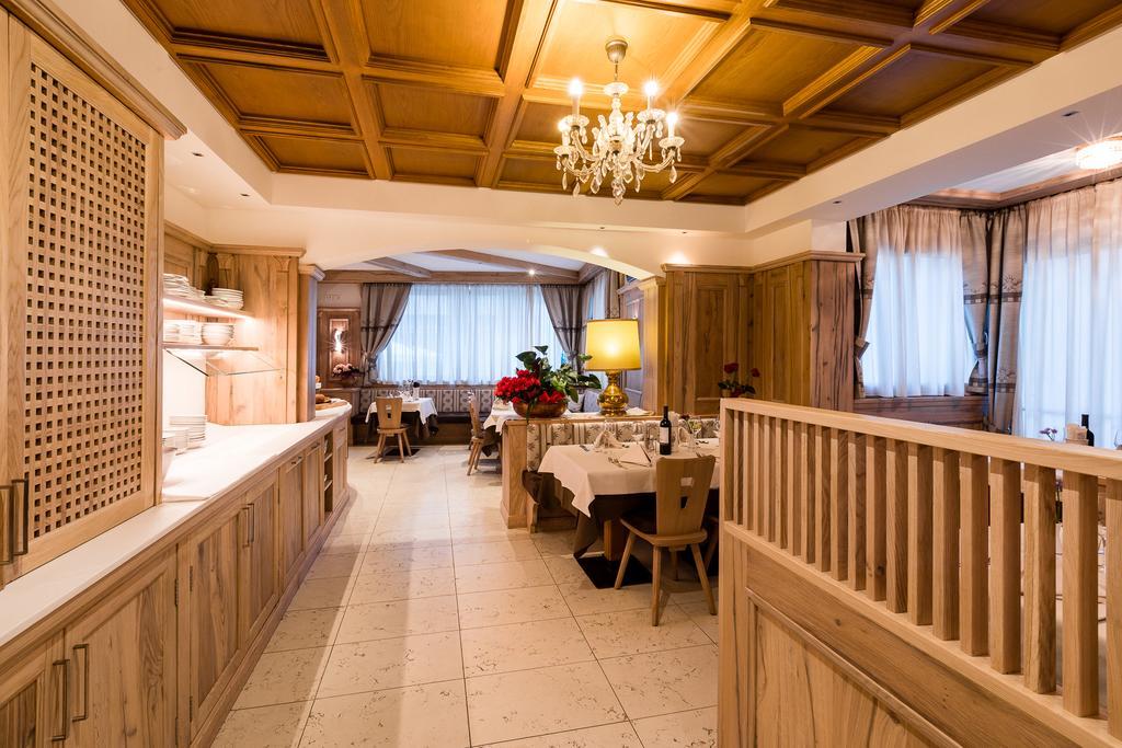 Hotel Collini ปินโซโล ภายนอก รูปภาพ